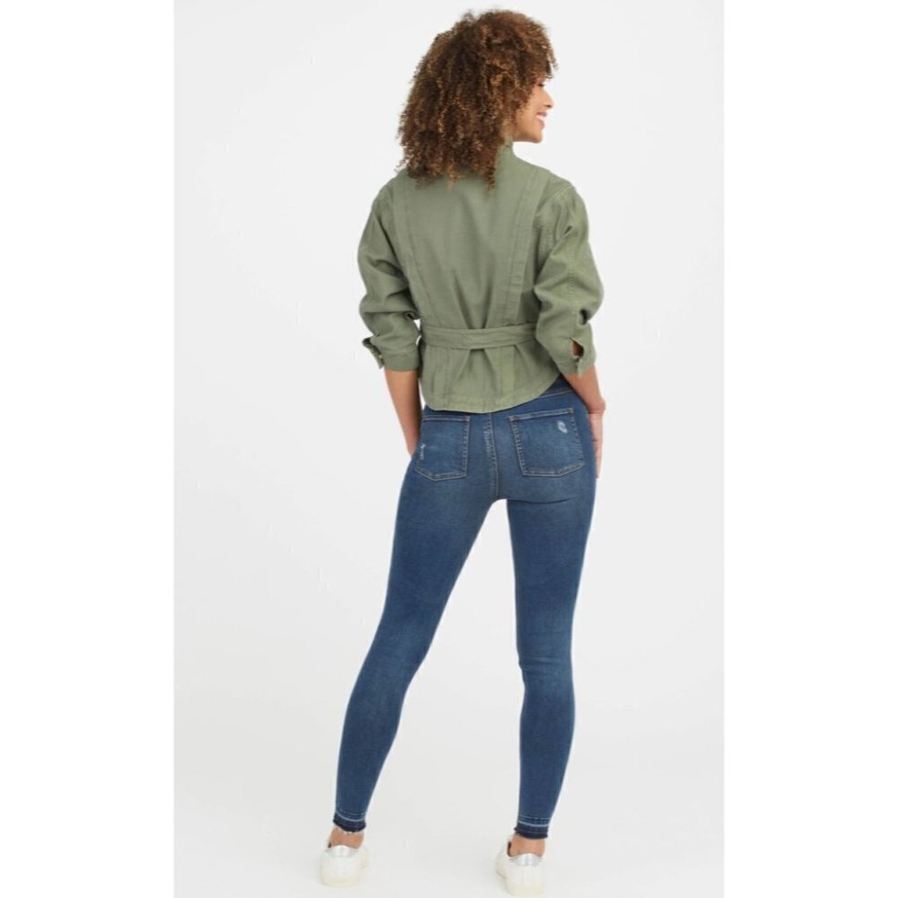 🌷Sale Spanx Distressed Ankle Skinny Jeans Size Medium Medium Wash Released Hem - Picture 3 of 14